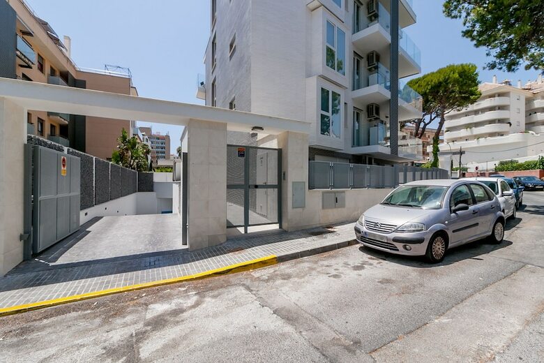Puerto Marina Apartment Canovas