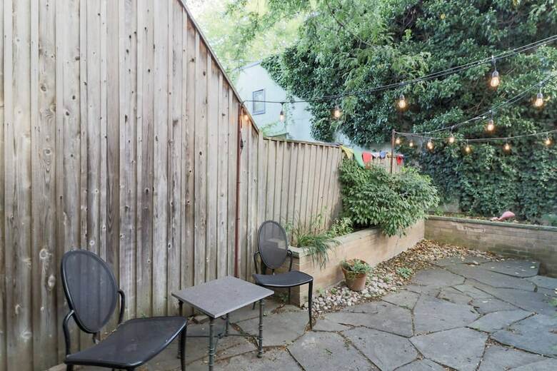 Chic Toronto Townhouse With Private Patio