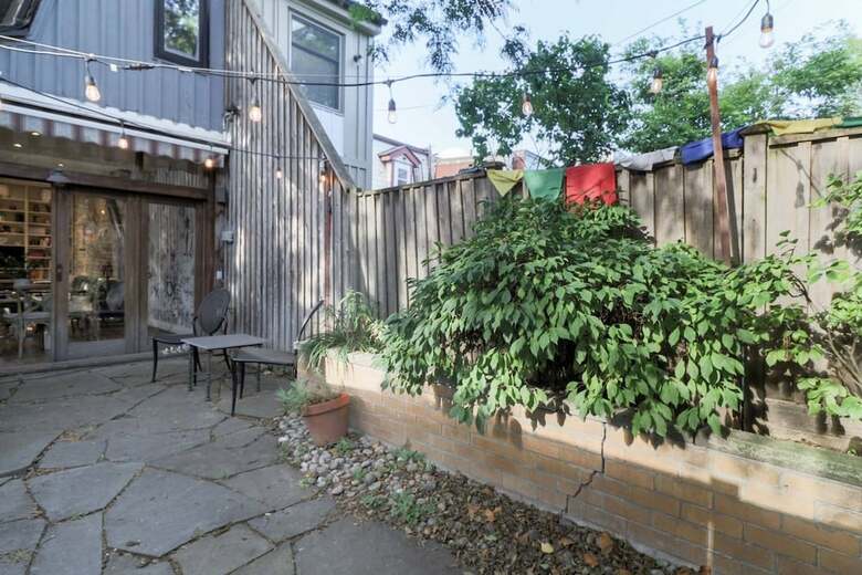 Chic Toronto Townhouse With Private Patio