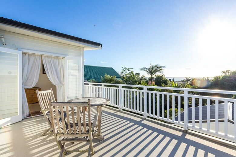 3 Bedroom Family Home With Harbour Views In Westmere