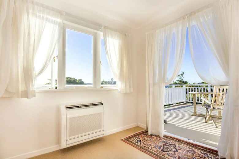3 Bedroom Family Home With Harbour Views In Westmere