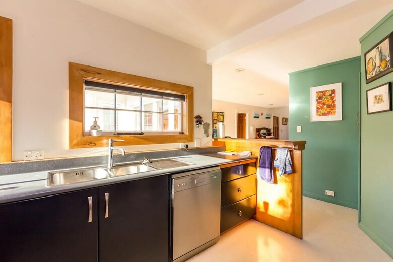 3 Bedroom Family Home With Harbour Views In Westmere