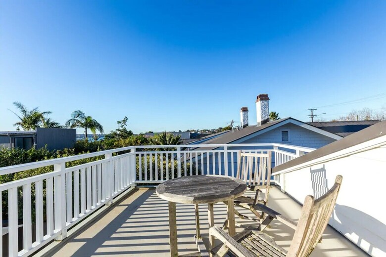 3 Bedroom Family Home With Harbour Views In Westmere
