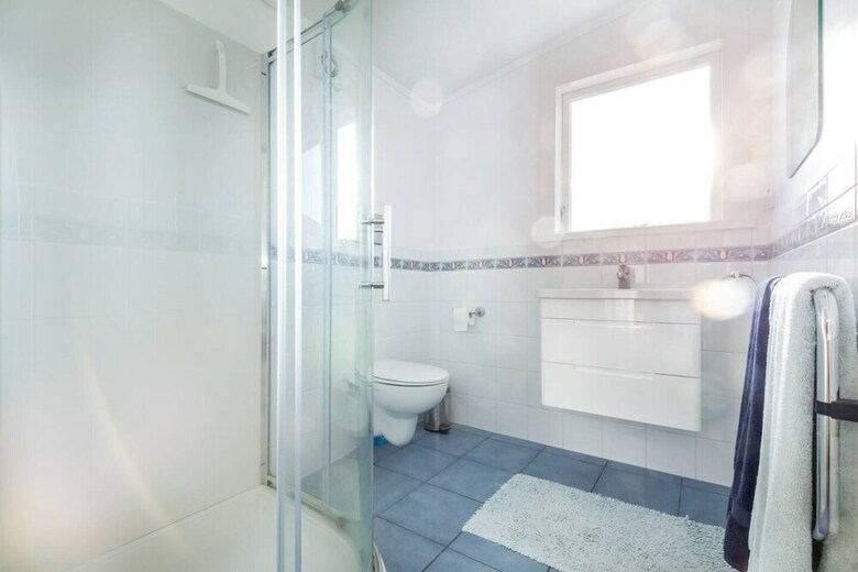 3 Bedroom Family Home With Harbour Views In Westmere