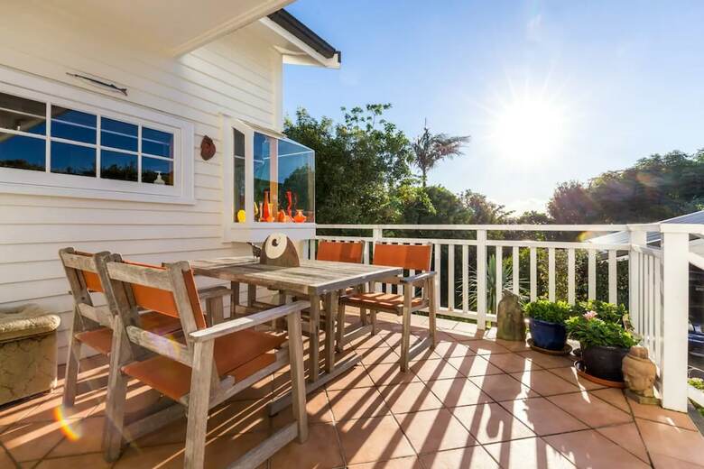 3 Bedroom Family Home With Harbour Views In Westmere