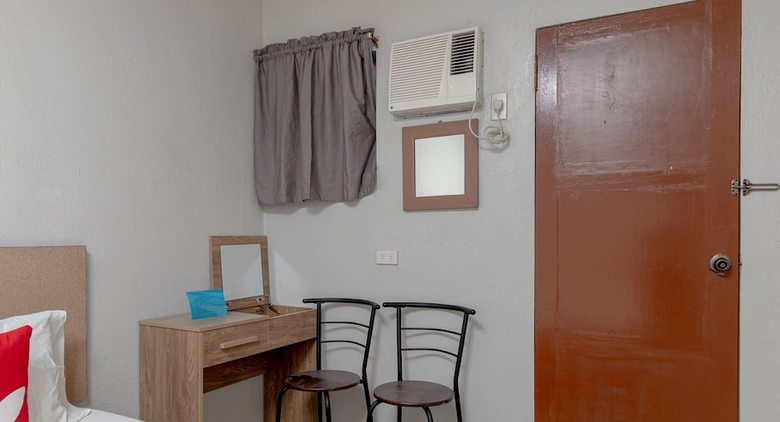 Hotel Zen Rooms Basic Crisfil's Lodge
