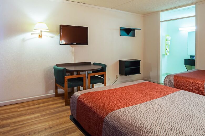 Motel 6 Tifton, Ga