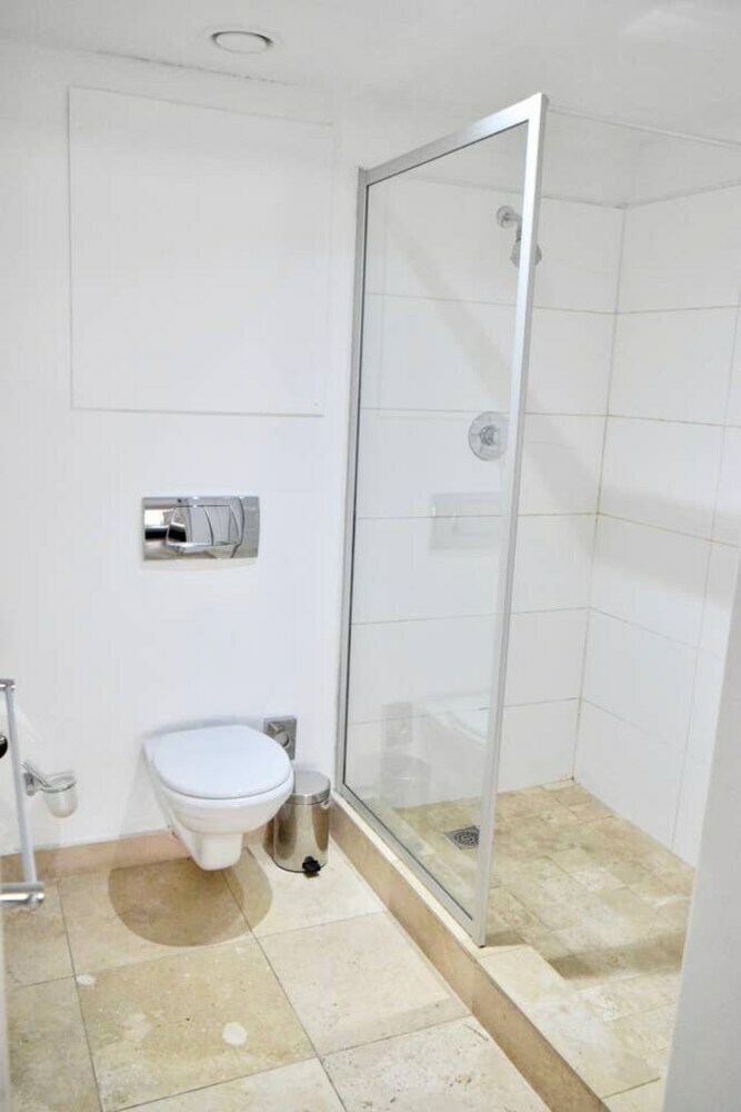 Bijoux Apartment With Rooftop Pool In Cape Town City Centre