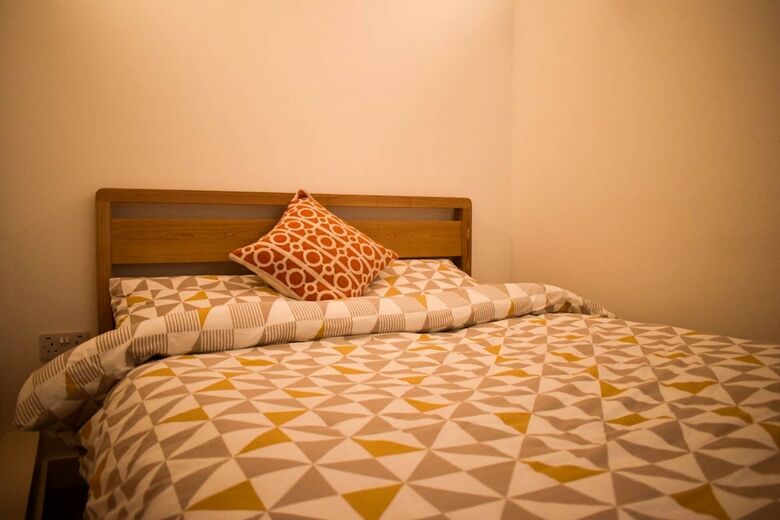 Unique Converted Vault Apartment In Hove
