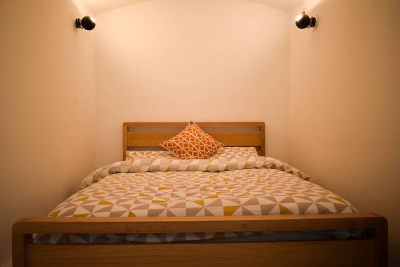 Unique Converted Vault Apartment In Hove