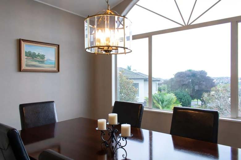 Grand 4 Bedroom Home With Balcony And Garden