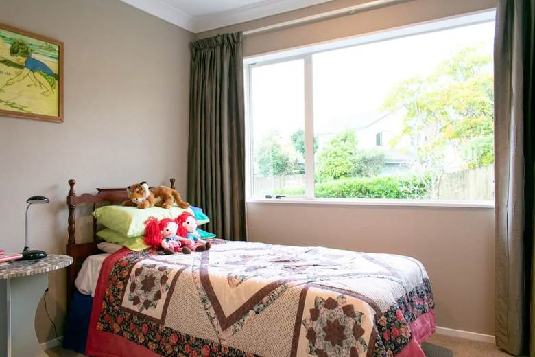 Grand 4 Bedroom Home With Balcony And Garden