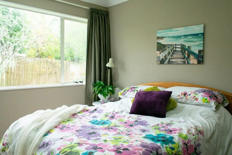 Grand 4 Bedroom Home With Balcony And Garden