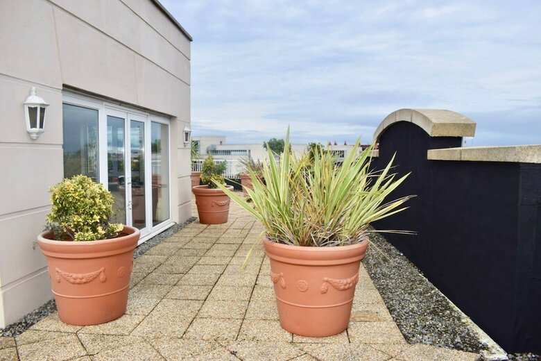 Apartamentos Peaceful 2 Bedroom Flat Beside Silicon Docks