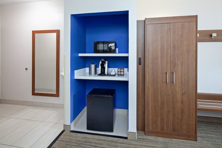 Hotel Holiday Inn Express & Suites Tulare