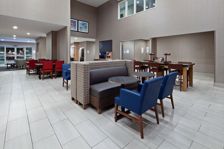 Hotel Holiday Inn Express & Suites Tulare