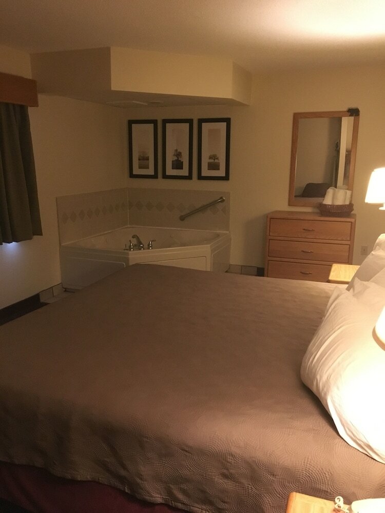 Hotel Moose Lake Lodge & Suites
