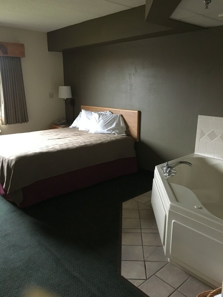 Hotel Moose Lake Lodge & Suites