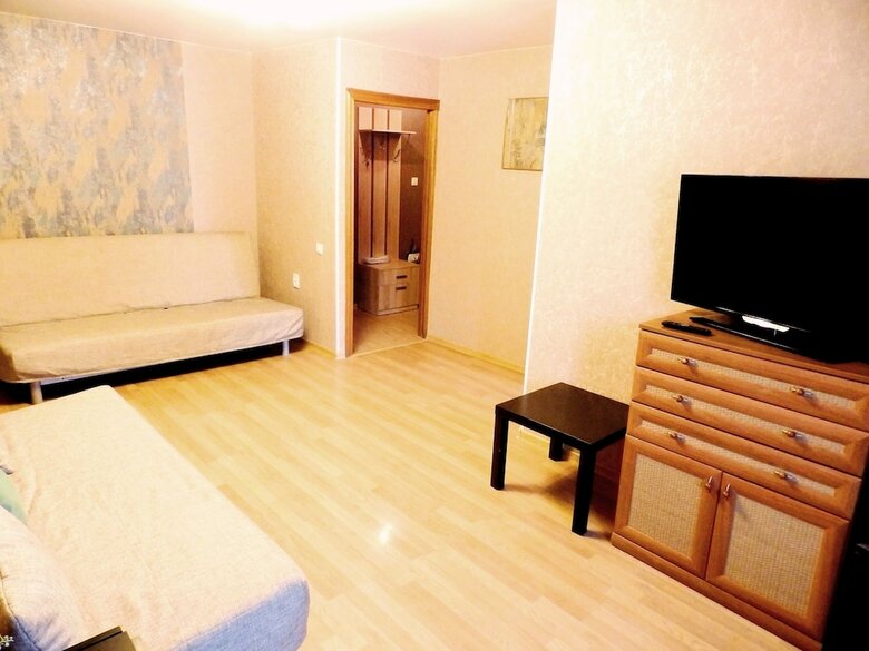 3 Rooms Apartment On Spartaka 18