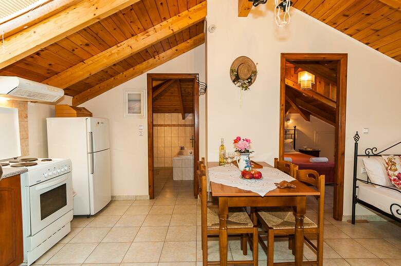 Kavos Psarou Studios And Apartments