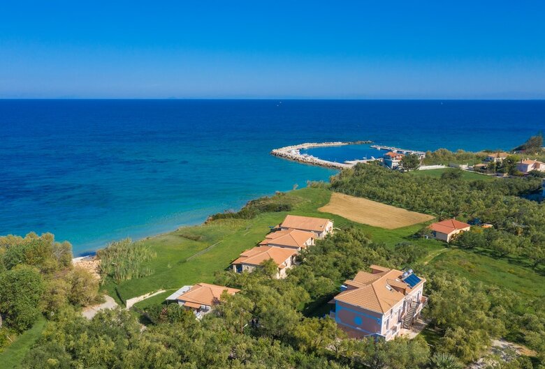 Kavos Psarou Studios And Apartments