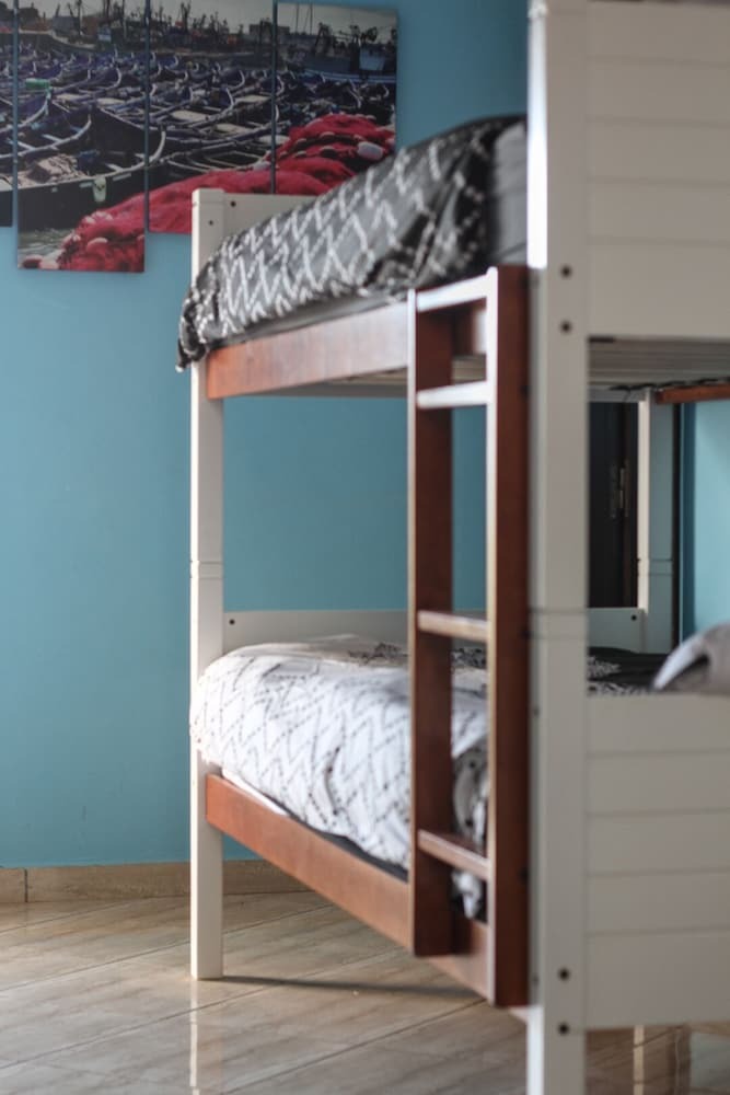 Hostal Petit Surfer - Hostel