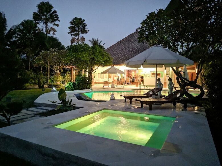 Bed & Breakfast The Villa Pantai Lovina