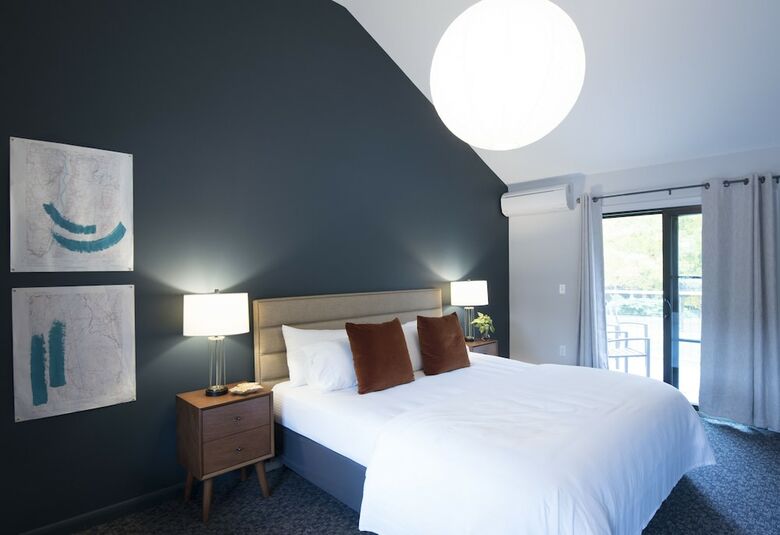 Rest - A Modern Motel