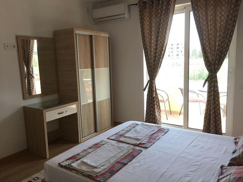 Sija Apartments
