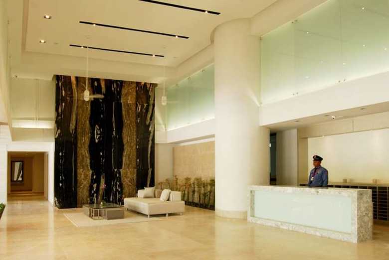 Apartamento Con Club de Playa Oceanfront