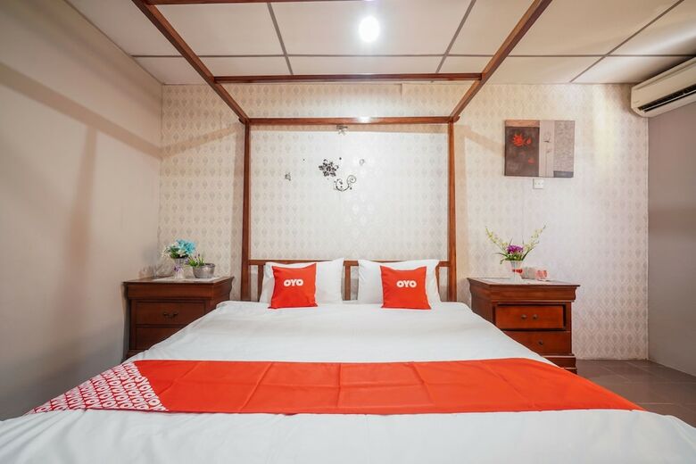 Oyo 44101 Hotel Dj Palace