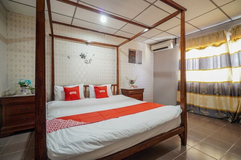 Oyo 44101 Hotel Dj Palace