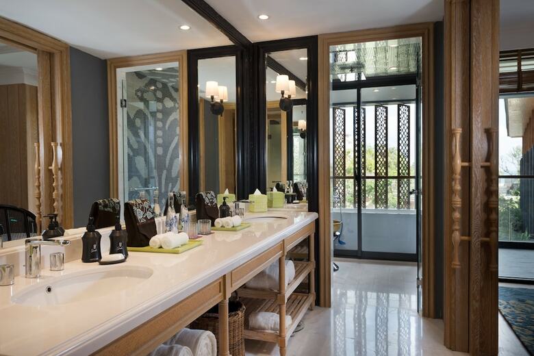 Suites And Villas At Hotel Indigo Seminyak