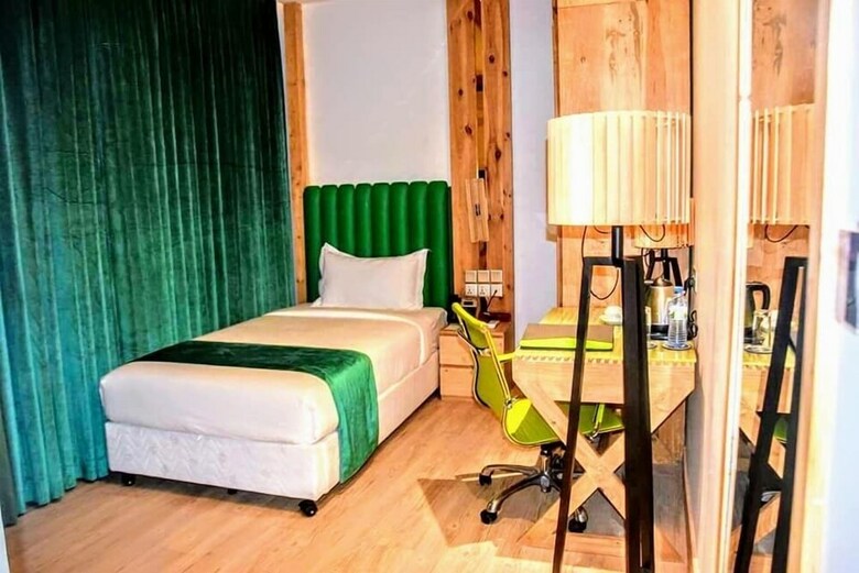 Grace Cox Smart Hotel