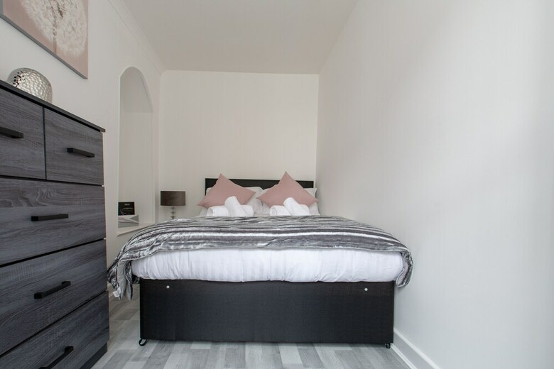 Lux Apartments 3 Bedroom House - Gorst