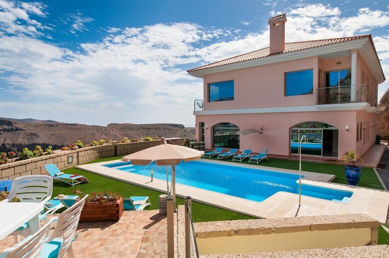 Majestic Villa Monte Leon For 6 + 6