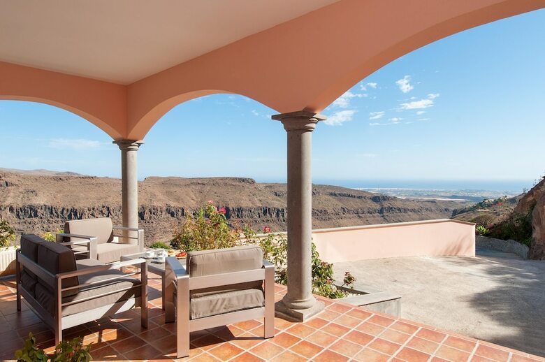 Majestic Villa Monte Leon For 6 + 6