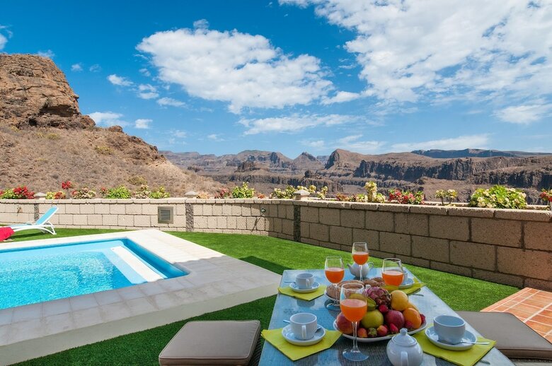 Majestic Villa Monte Leon For 6 + 6