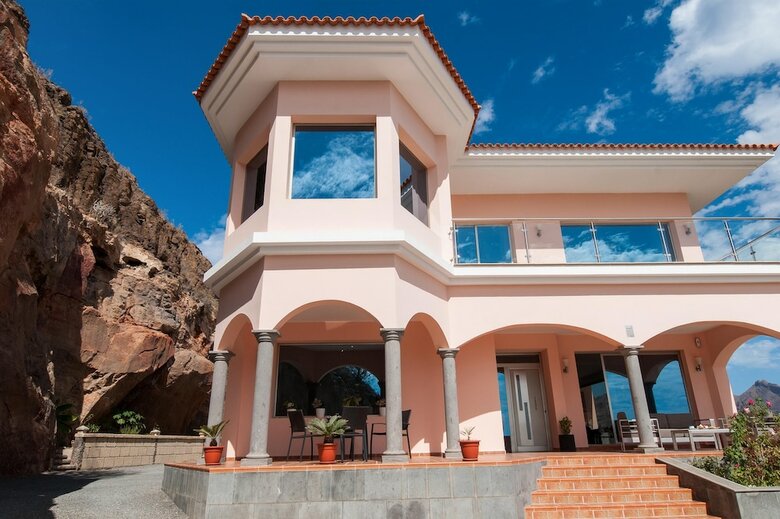 Majestic Villa Monte Leon For 6 + 6