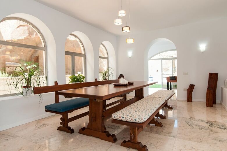 Majestic Villa Monte Leon For 6 + 6