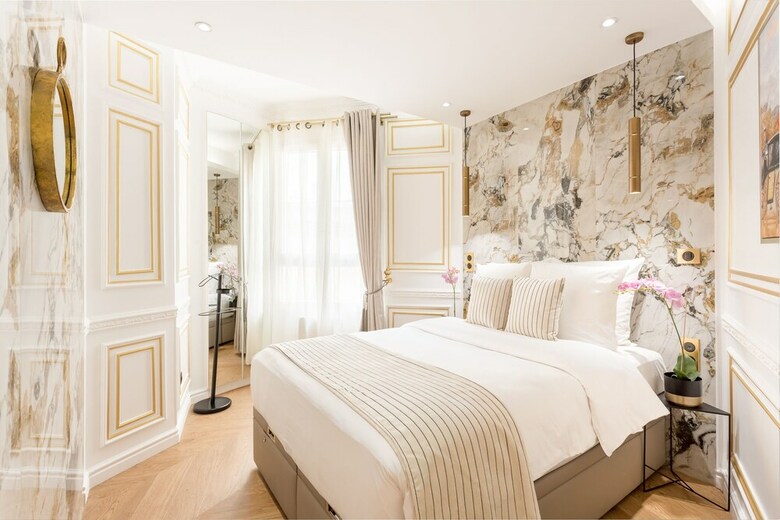 Luxury 2 Bedroom Apartment  Eiffel Tower