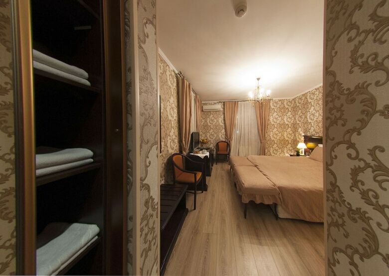 Hotel Elit Crous