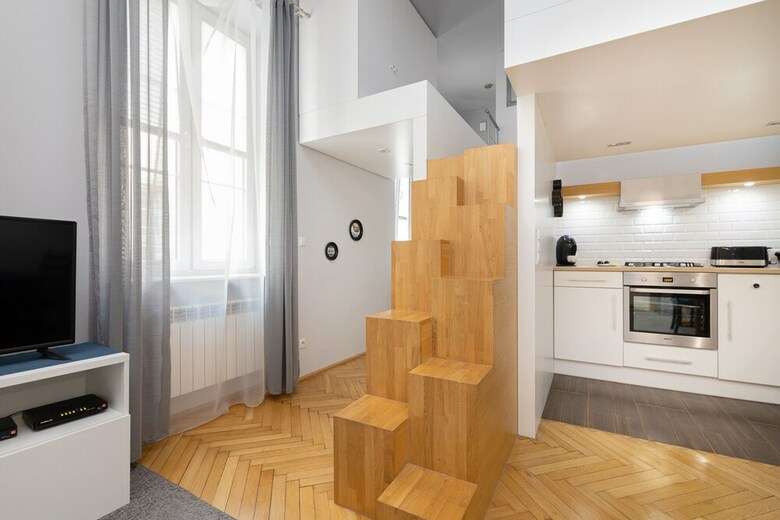 Comfortable Old Town Apartment