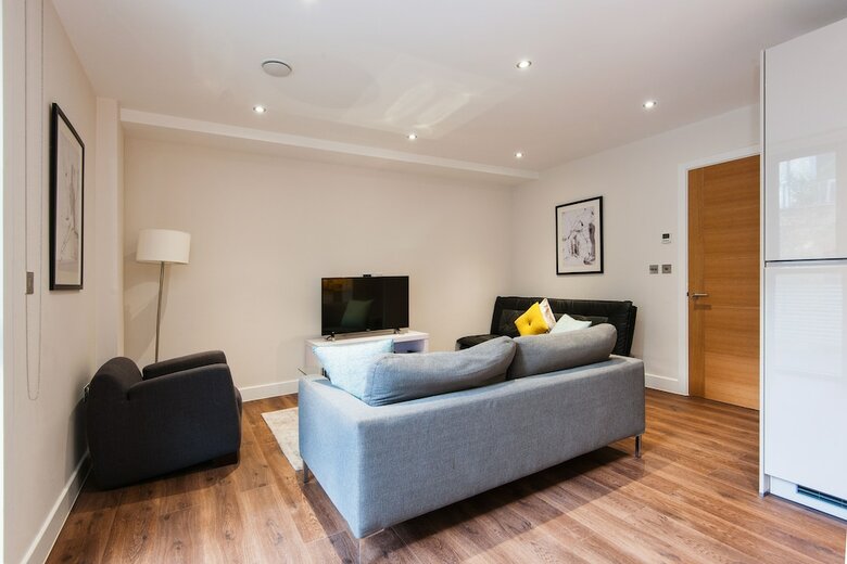 Awesome Aldgate City Apartment