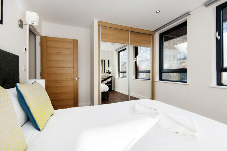 Awesome Aldgate City Apartment