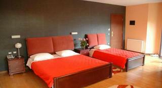 1 Maji Hotel