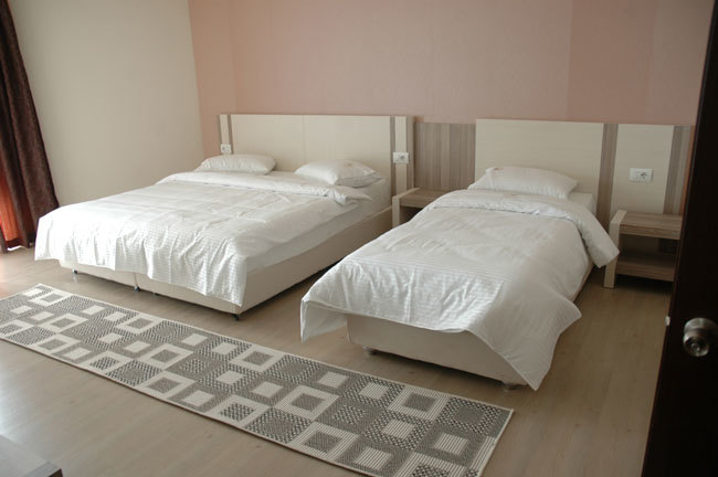 1 Maji Hotel
