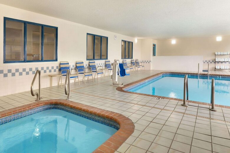 Hotel Americinn By Wyndham Salina