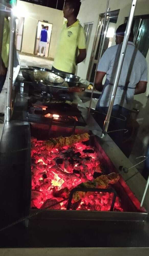 Camp E Khas