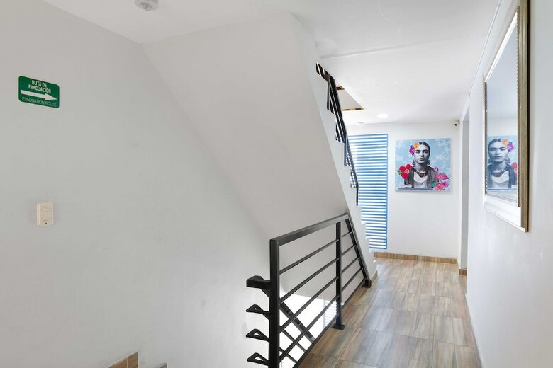 Apartamentos Miracle Building